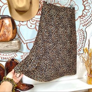 Stunning BOHO midi skirt with animal print 🦋✨